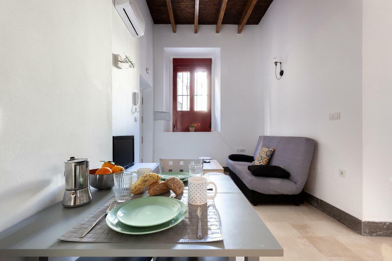 Pasaje De Amores Der - Descanso En Casa Y Vida Cultural Y Monumentos 4 Px Sevilla Exteriör bild